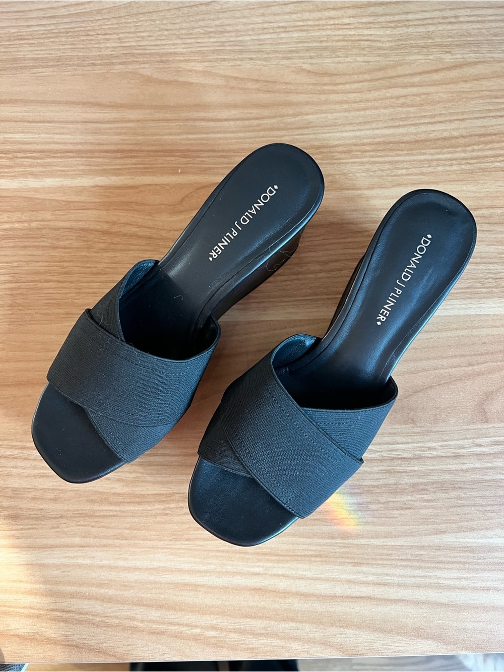 Donald J. Pliner Black Wedge size 8